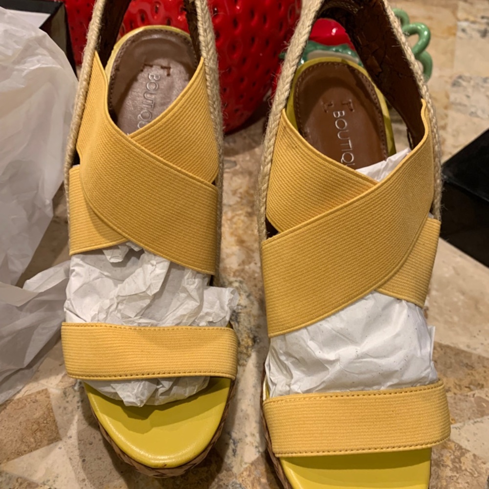 Boutique 9 Isabella Wedge Yellow Natural Sandals